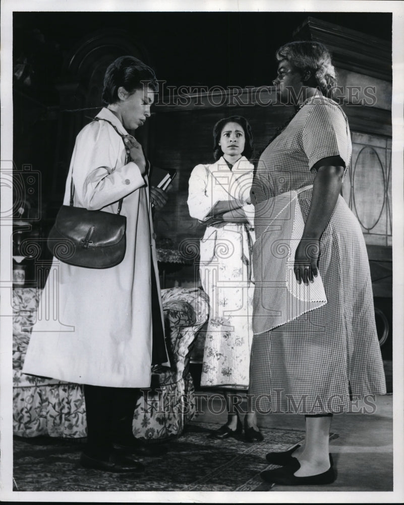 1960 Press Photo Claudia McNeil &amp; Frances Foster in A Raisin in the Sun - Historic Images