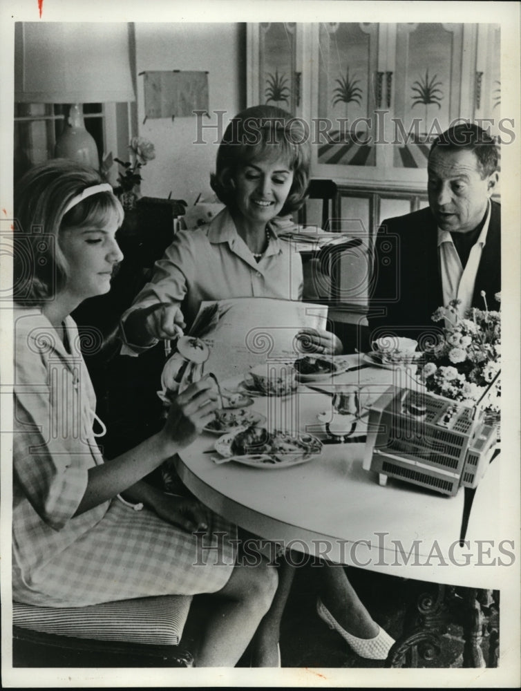 1966 Press Photo Donna Reed - Historic Images