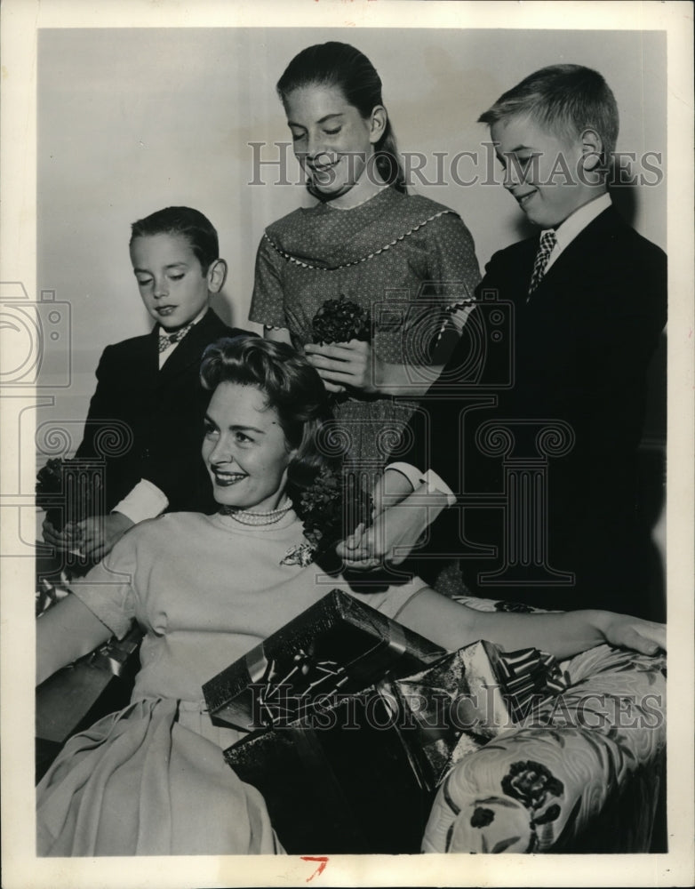 1959 Press Photo Donna Reed &amp; Cast of The Donna Reed Show - Historic Images