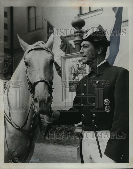 1963 Press Photo Walt Disney presents Miracle Of White Stallions with Robert - Historic Images
