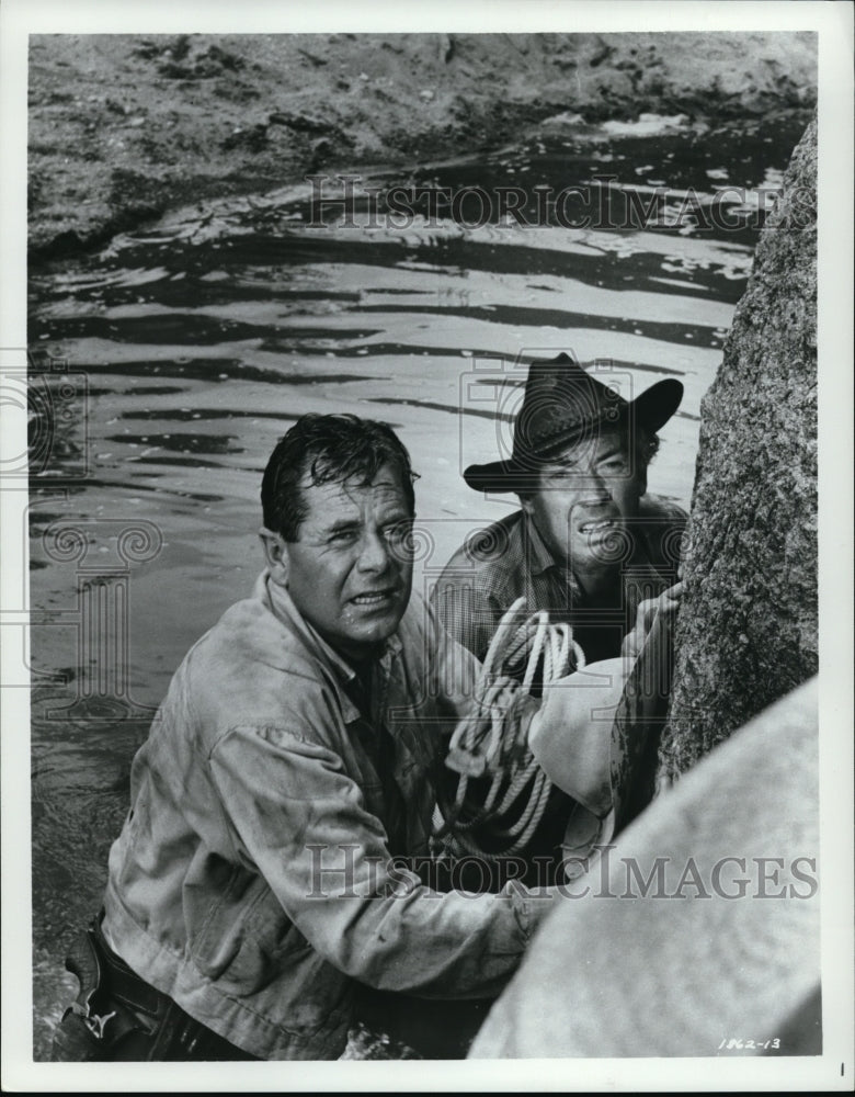 1968 Press Photo Glenn Ford and Arthur Kennedy in Day Of The Evil Gun - Historic Images
