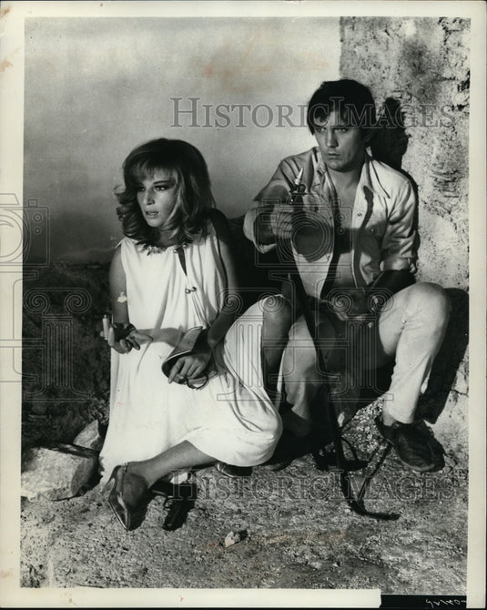 1966 Press Photo Monica Vitti and Terence Stamp in Modesty Blaise - Historic Images