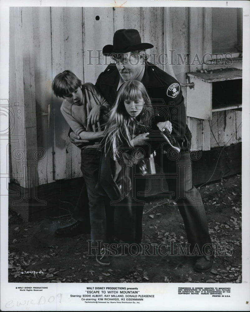 1975 Press Photo Walter Barnes &amp; Kim Richards in Escape to Witch Mountain - Historic Images
