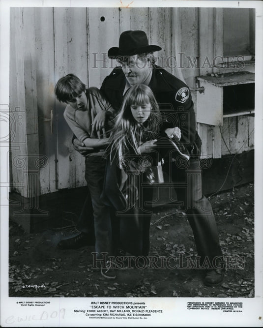 1975 Press Photo Walter Barnes & Kim Richards in Escape to Witch Mountain - Historic Images