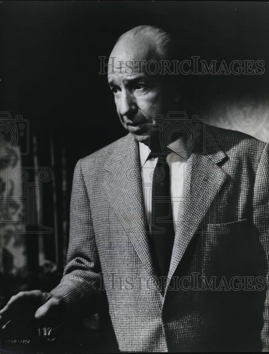 1968 Press Photo Lloyd Nolan in Ice Station Zebra - Historic Images