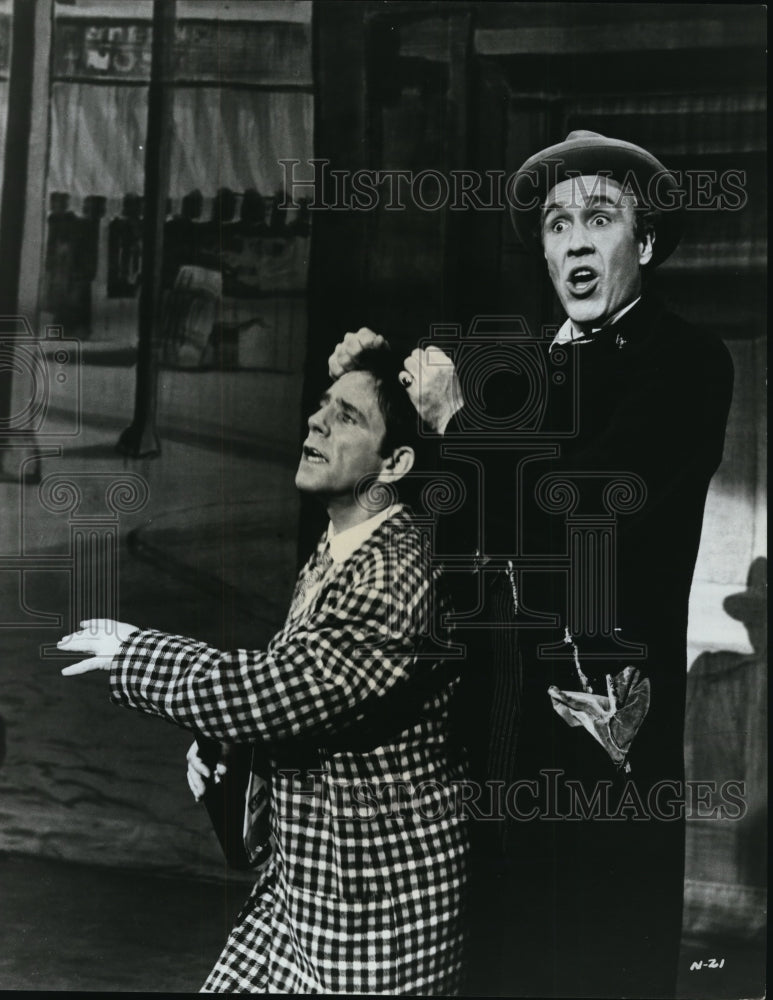1969 Press Photo Jason Robabrds &amp; Norman Wisdom in The Night they Raided Minskys - Historic Images