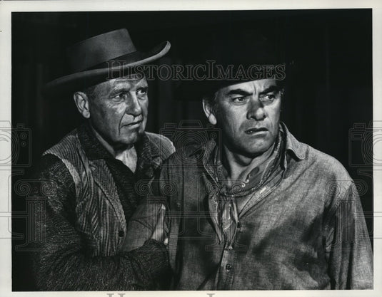 1965 Press Photo Ralph Bellamy & John Ireland in Rawhide - Historic Images