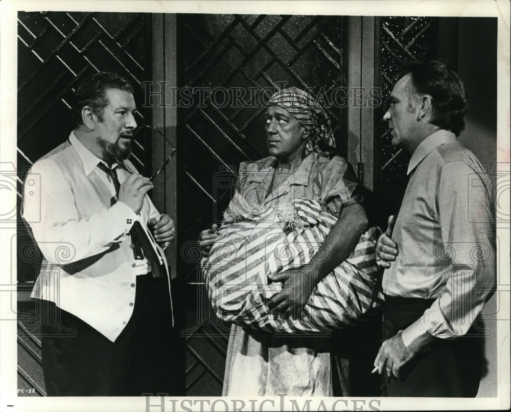 1967 The Comedians with Alec Guinness, Richard Burton, and Peter - Historic Images