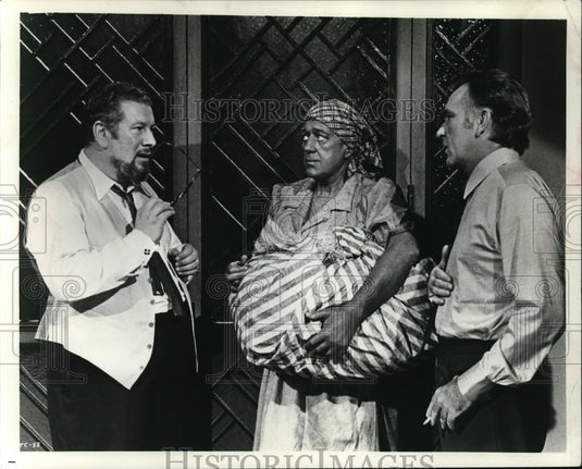 1967 The Comedians with Alec Guinness, Richard Burton, and Peter - Historic Images