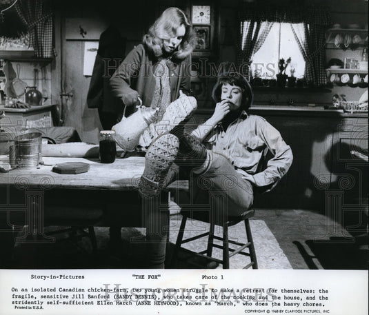 1968 Press Photo Sandy Dennis & Anne Heywood in The Fox - Historic Images