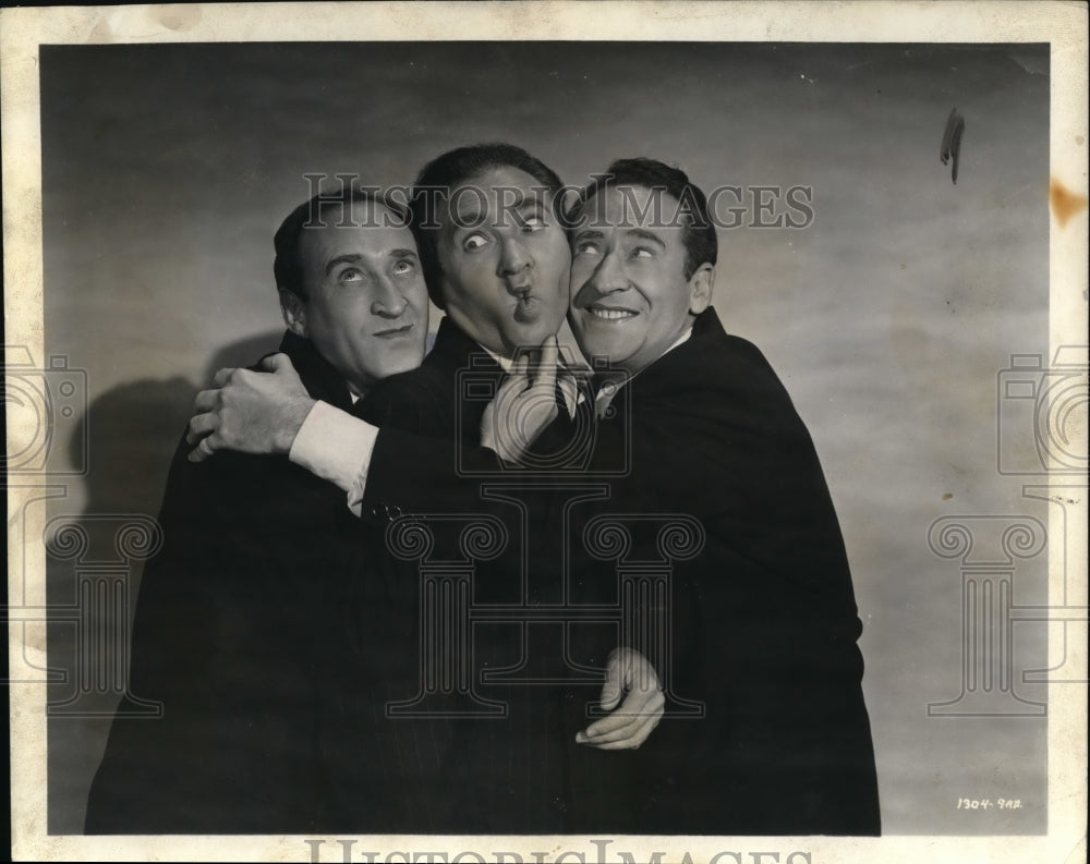 1944 Press Photo Ritz Brothers in Dangerous Blondes - Historic Images