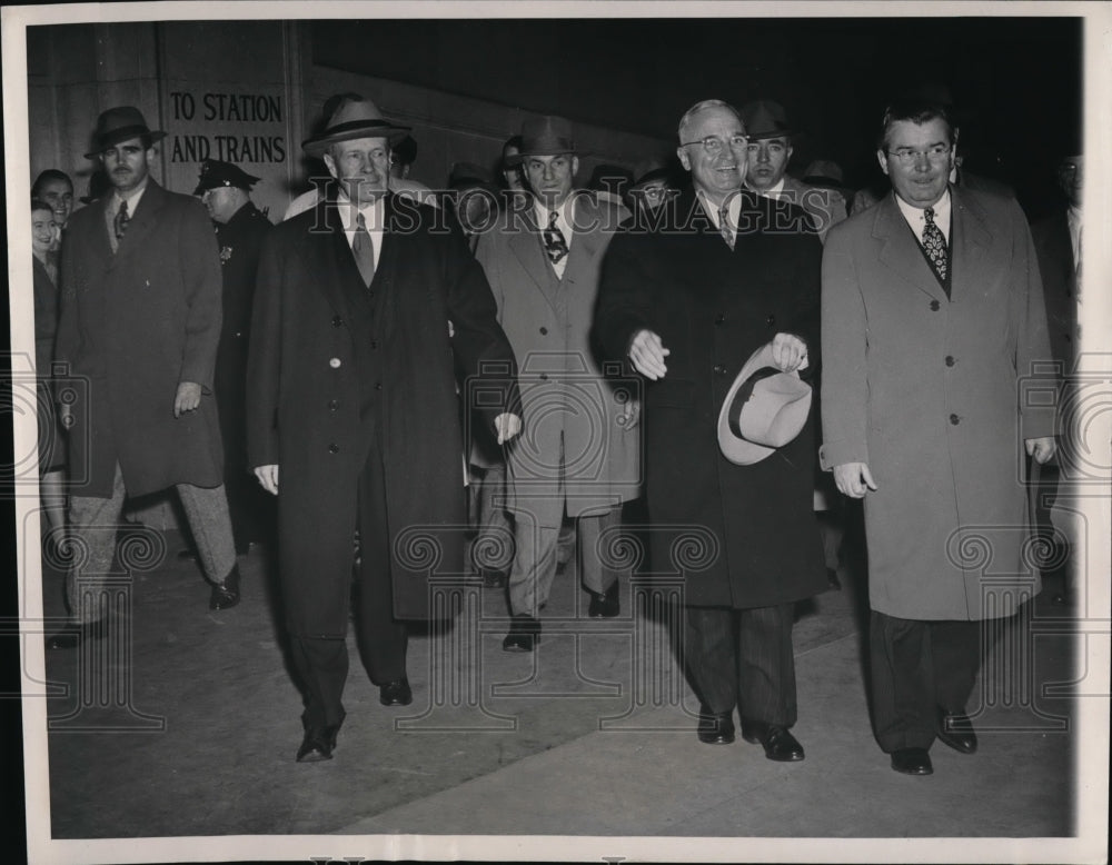 1948 Press Photo Mayor Thomas A Burke &amp; Former Senator Robert Bulkley - Historic Images