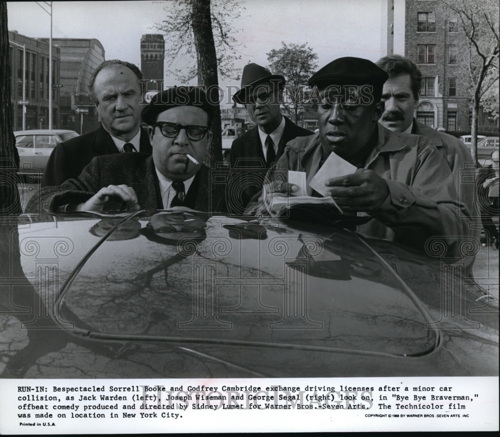 1968 Press Photo George Segal & Joseph Wiseman in Bye Bye Braverman - Historic Images
