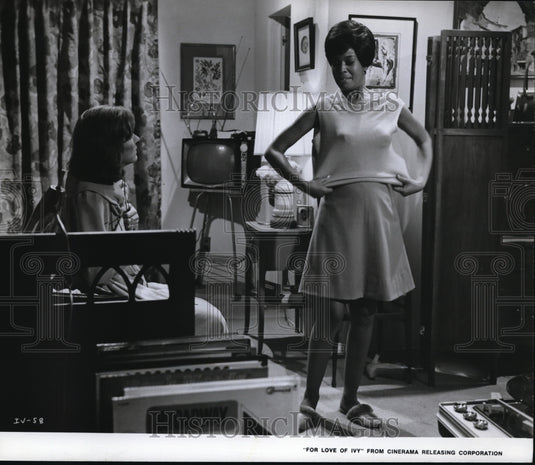 1968 Press Photo Scene from For Love of Ivy - Historic Images