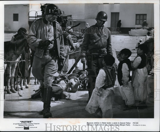 1970 Press Photo George C Scott & Morgan Paul in Patton - Historic Images