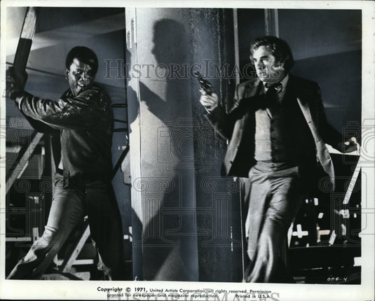1971 Press Photo Sidney Poitier & Bob Orrison in The Organization - Historic Images