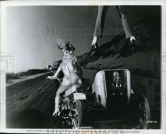 1966 Press Photo Rena Horton in Out of Sight - Historic Images