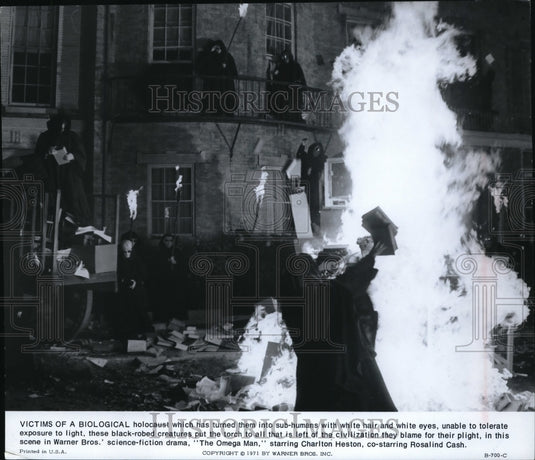 1971 Press Photo Charlton Heston in The Omega Man - Historic Images