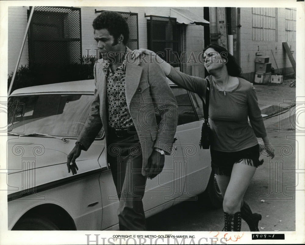 1972 Press Photo Calvin Lockhart &amp; Jane Tire in Melinda - Historic Images