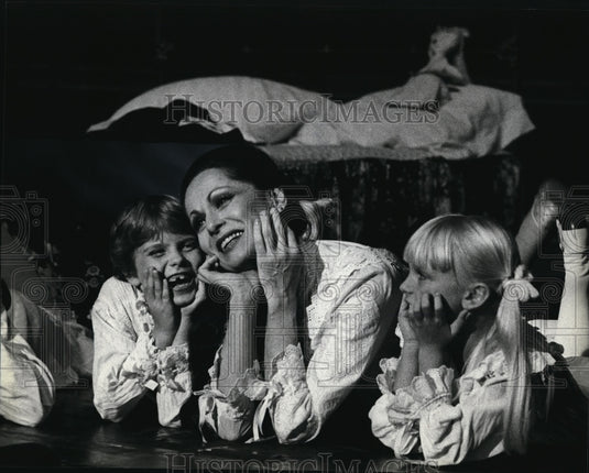 1980 Press Photo Virginia Schreiber, Carol Lawrence, and Whitney Savage - Historic Images