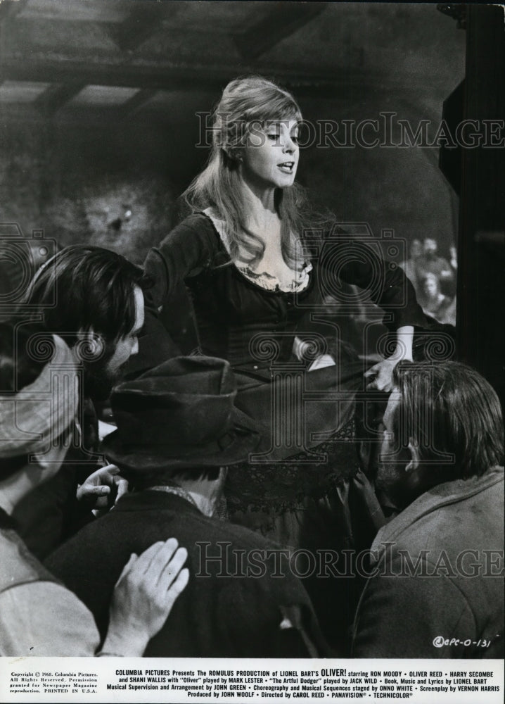 1968 Press Photo Shani Wallis in a scene from OLIVER! the movie. - cvp80900 - Historic Images