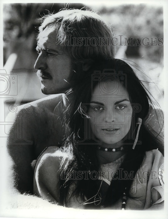 1970 Press Photo Corinna Tsopei, Richard Harris In A Man Called Horse - Historic Images