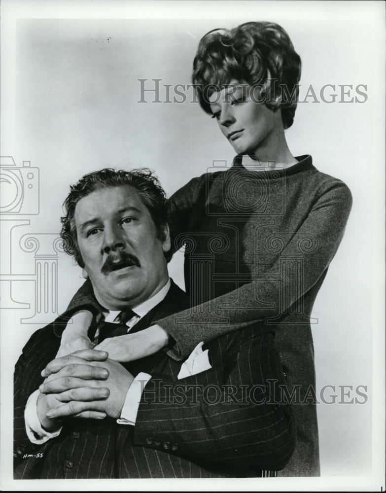 1969 Press Photo Peter Ustinov and Maggie Smith in Hot Millions. - cvp81037 - Historic Images