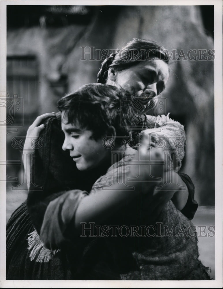 1964 Press Photo Kurt Yoghjian and Martha King in Amahl and the Night Visitors. - Historic Images