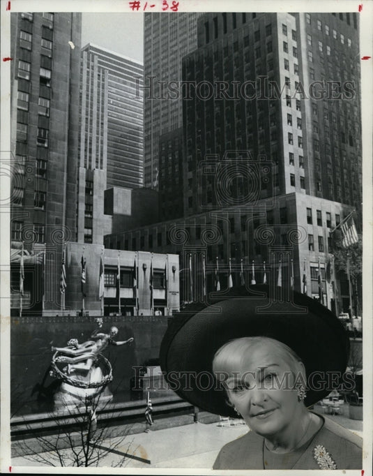 1965, Hy Yaple, editor in NYC - cvp81188 - Historic Images