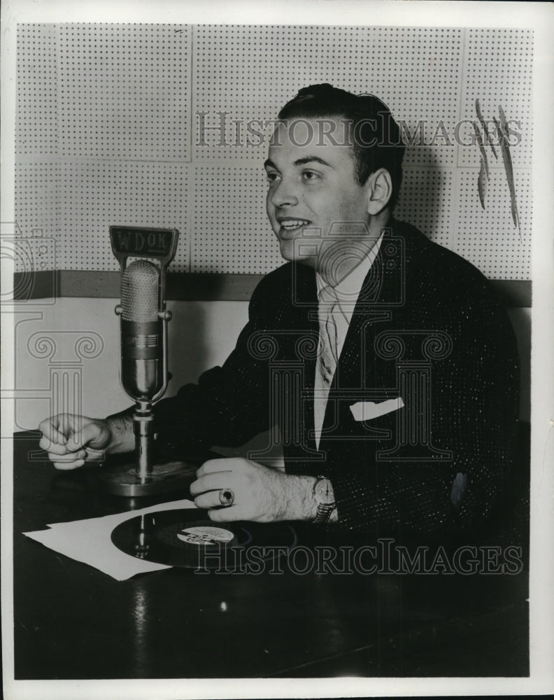 1957 Press Photo Radio Broadcaster Norman Wain - cvp81218 - Historic Images