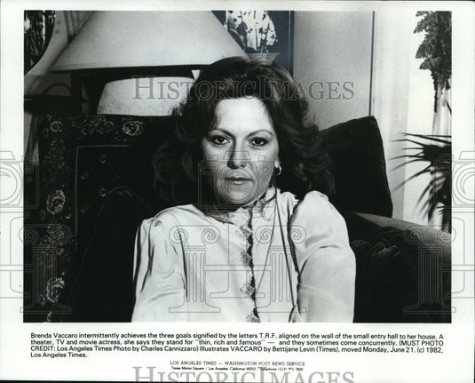 1982 Press Photo Brenda Vaccaro, TV, theater and movie actress, at her home. - Historic Images
