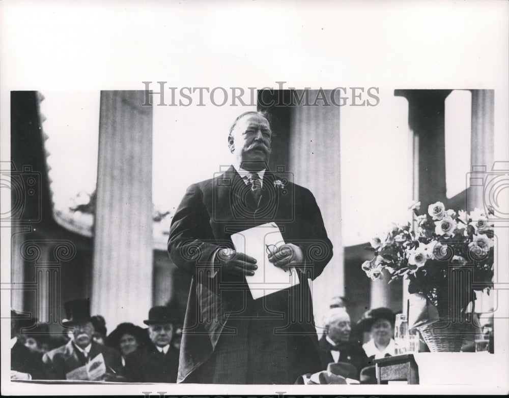 1917, William H. Taft speaking at McKinley Memorial in Ohio. - Historic Images