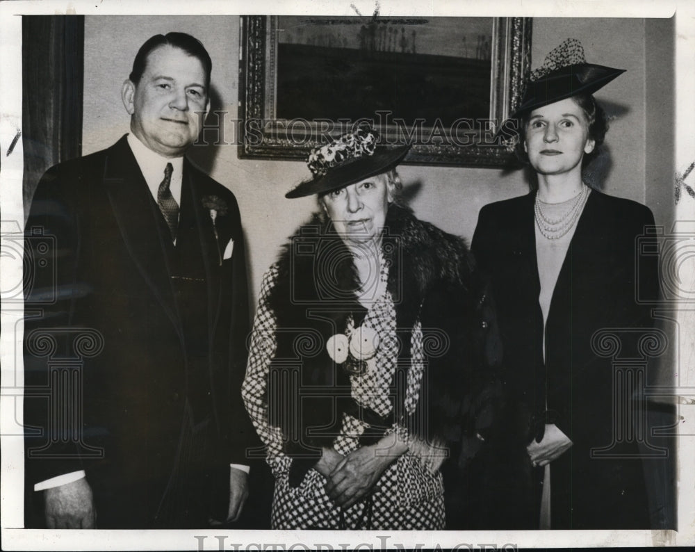 1939, Ms. Helen Herri with Alvin M. Owsley and Mrs. Owsley - Historic Images