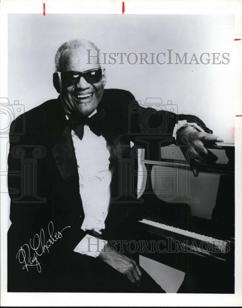 1993, American singer and songwriter Ray Charles - cvp81937 - Historic Images