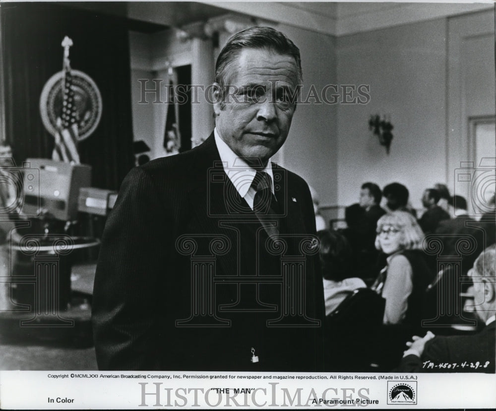 1974 Press Photo William Windom in "The Man" - cvp82121 - Historic Images
