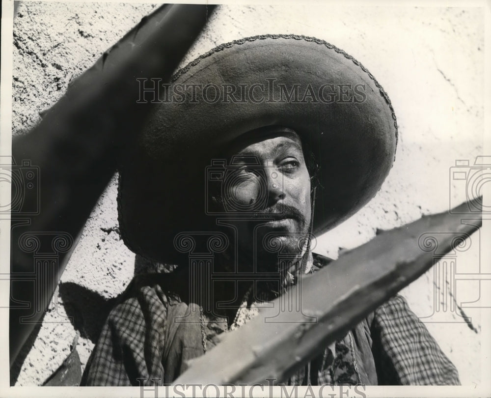 1939, Cesar Romero in 20th Century-Fox "The Return of the Cisco Kid" - Historic Images