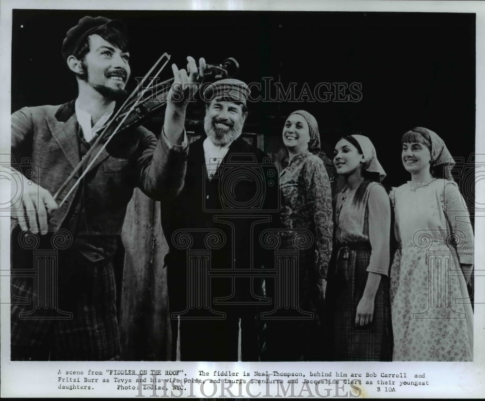 1970 Press Photo Neal Thompson and others in The Fiddler on the Roof. - Historic Images