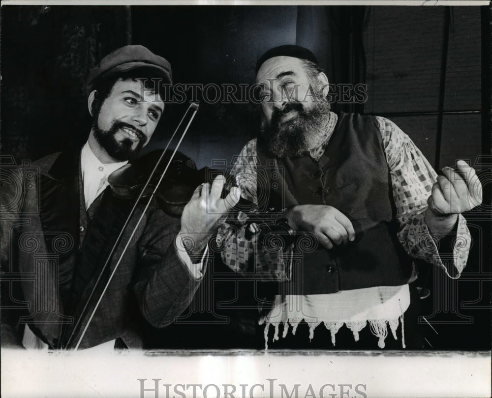 1971, Marc Scott and Paul Lipson in Fiddler on the Roof. - cvp82837 - Historic Images
