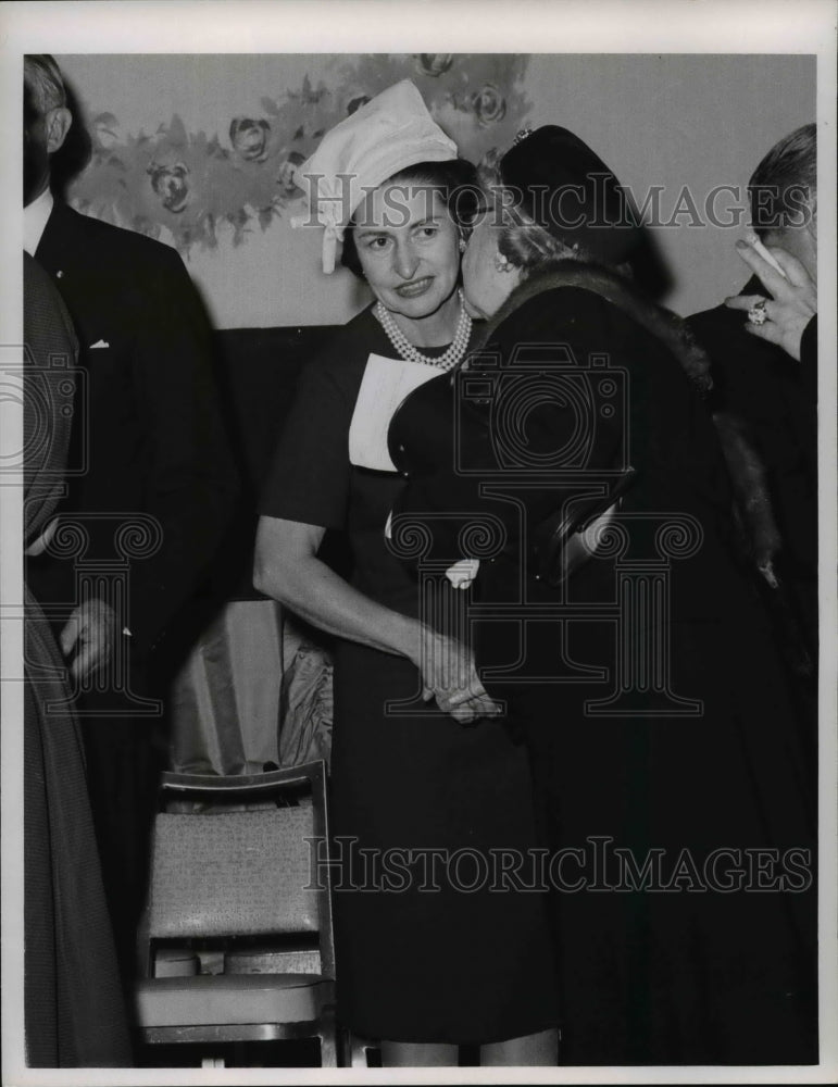 1962 Press Photo Lady Bird Johnson at a Democratic Senatorial Campaign. - Historic Images