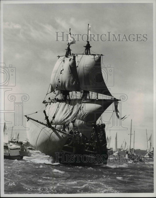 Press Photo The Golden Hinde II, replica of Sir Francis Drake's ship. - Historic Images