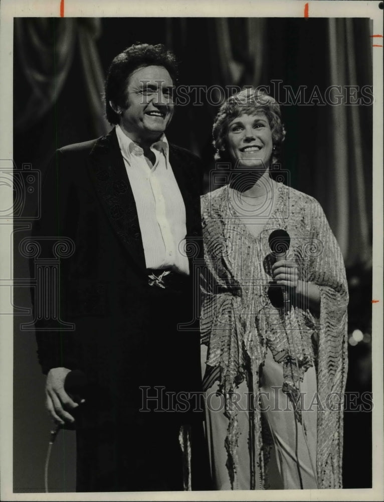 1979, Johnny Cash of &quot;Johnny Cash Christmas,&quot; with Anne Murray - Historic Images