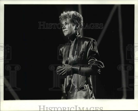 1985, Anne Murray at the Country Music Awards. - cvp83532 - Historic Images