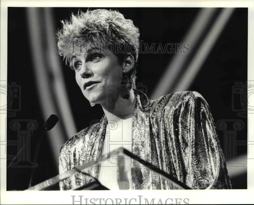 1985 Press Photo Anne Murray at the Country Music Awards. - cvp83533-Historic Images