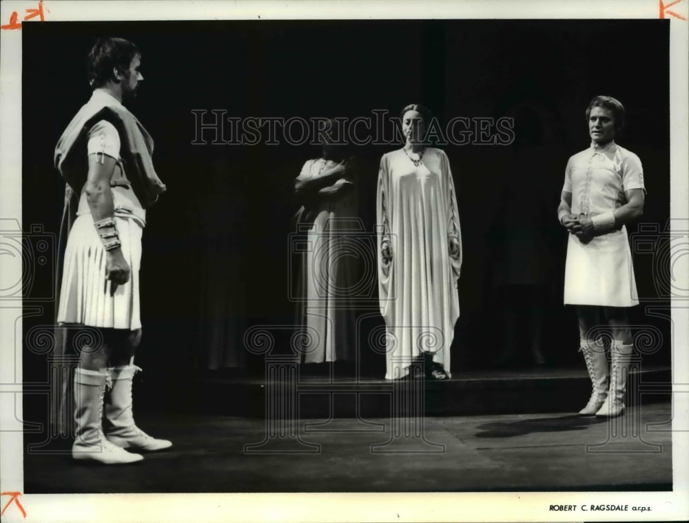 1976 Press Photo Keith Baxter and Max Helpmann in Antony and Cleopatra.-Historic Images