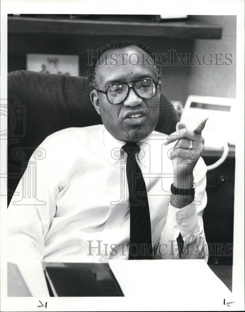 1987 Jerry O. Williams - Historic Images
