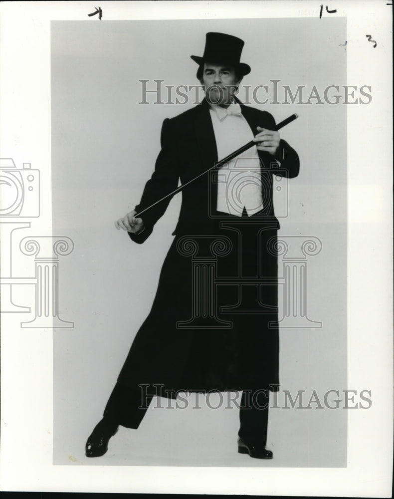 1983, Laurence Luckinbill in I Do! I Do! - cvp84790 - Historic Images