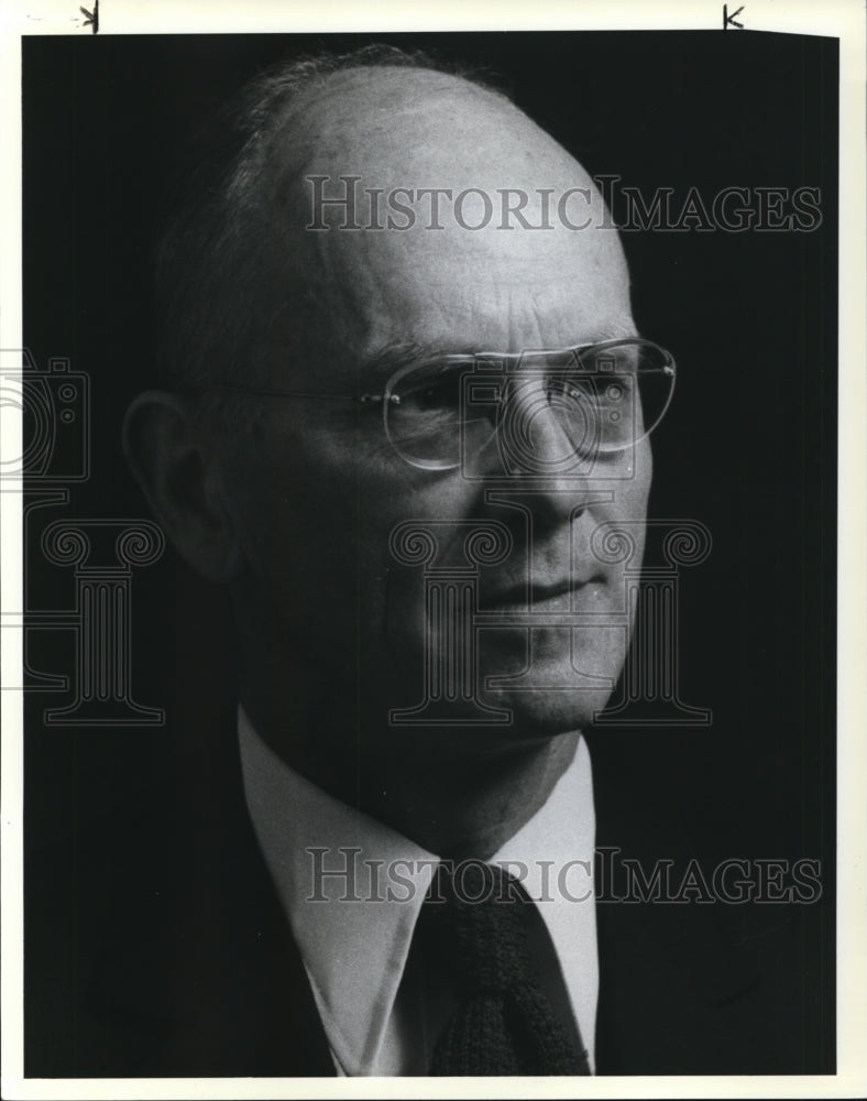 1986, George E. Willis, President and CEO of Lincoln Electric Company - Historic Images
