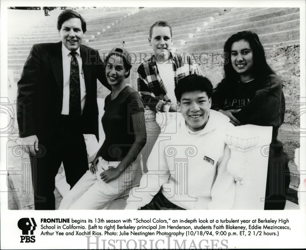 1994 Berkeley High School Principal Jim Henderson and students. - Historic Images