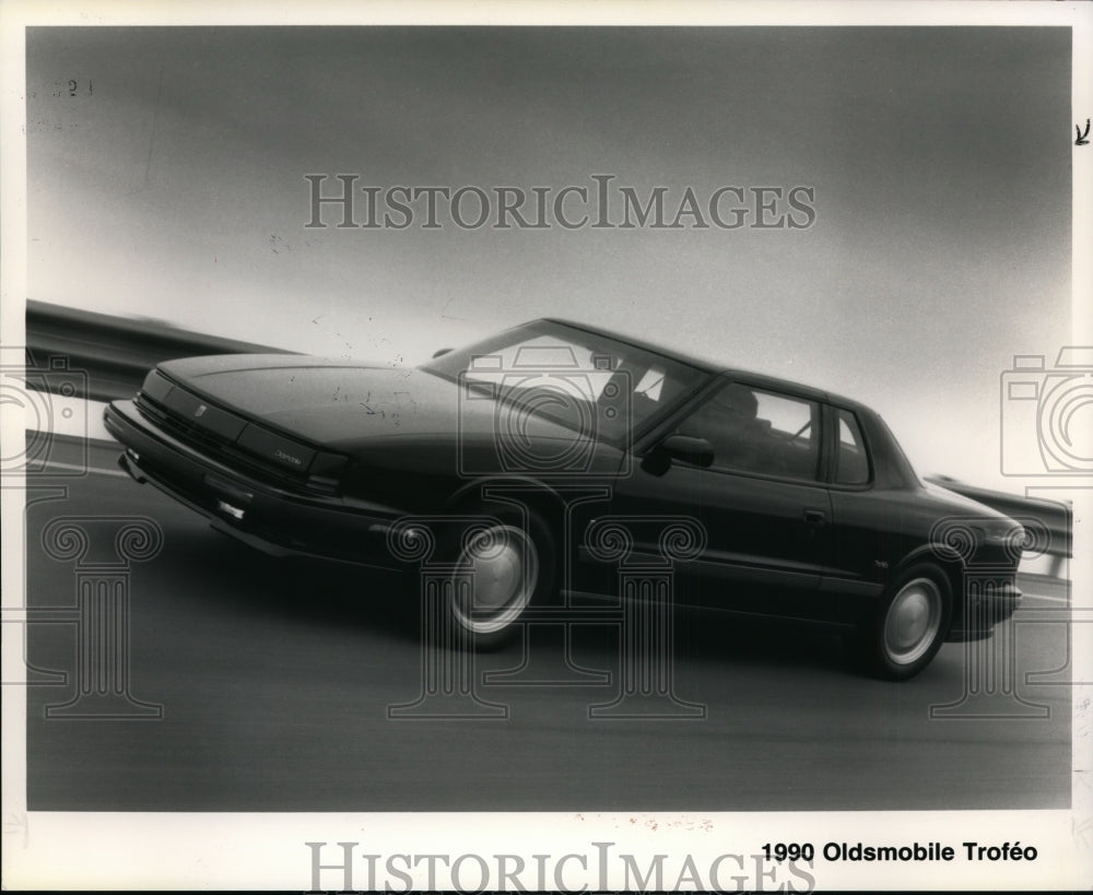 1990 Press Photo The 1990 Oldsmobile Trofeo - cvp85557- Historic Images