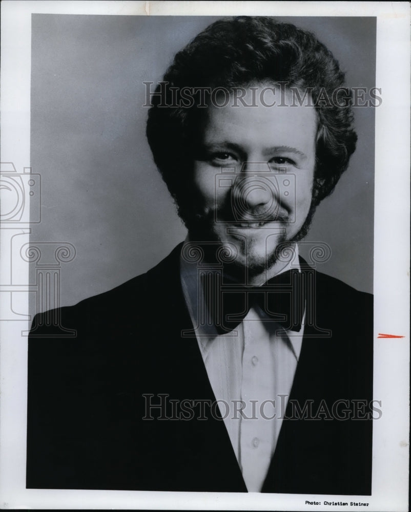 1977 Press Photo Baritone singer William Parker - cvp85720 - Historic Images